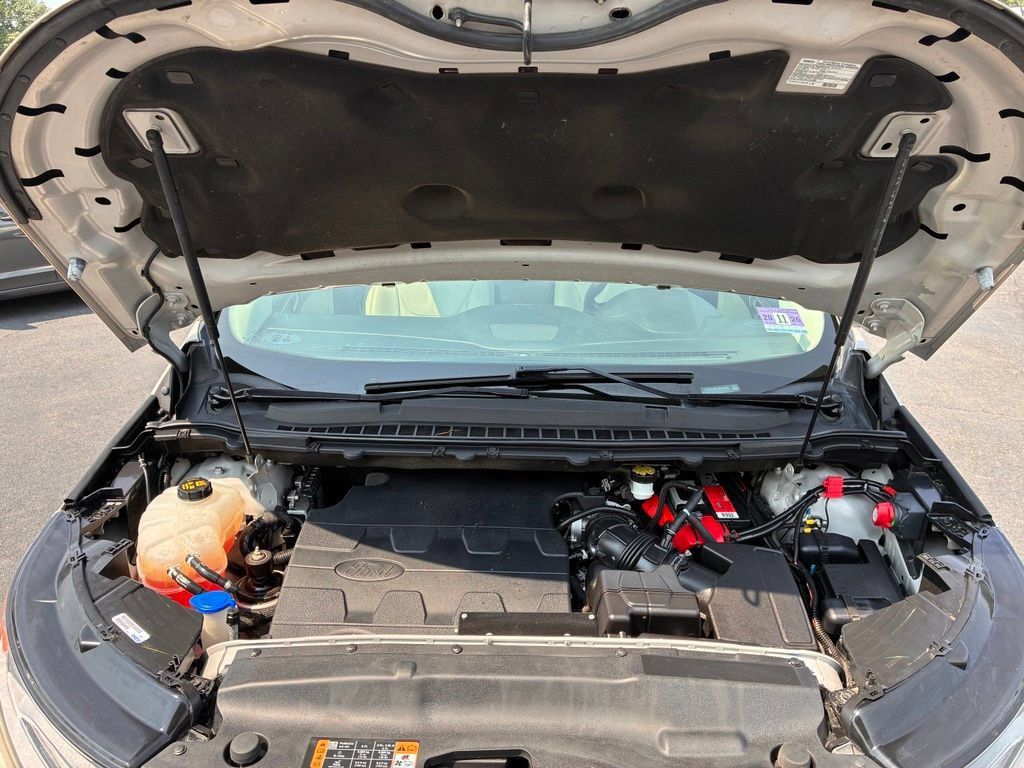 Used 2018 Ford Edge Titanium w/ Equipment Group 302A FWD image 9