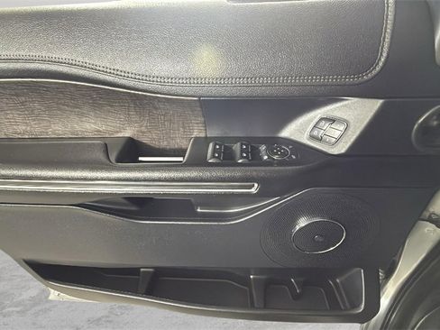 Used 2021 Ford Expedition Max Limited image 40