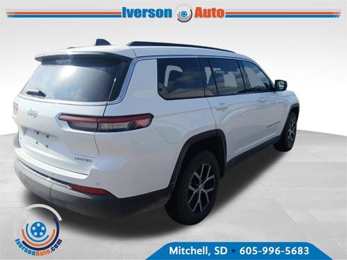 Used 2024 Jeep Grand Cherokee L Limited AWD/4WD image 5