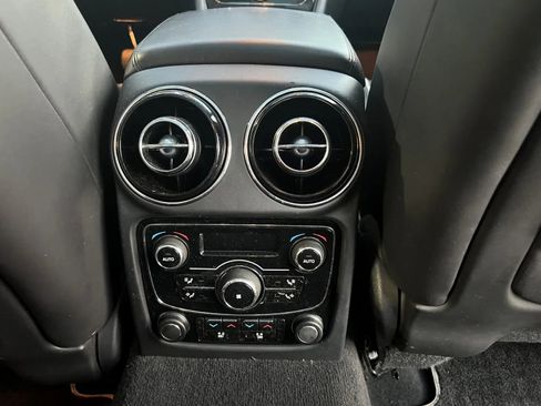 Used 2011 Jaguar XJ L image 19