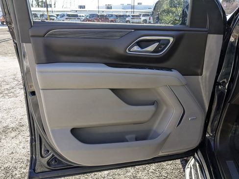 Certified 2022 GMC Yukon XL SLT w/ SLT Premium Package image 9