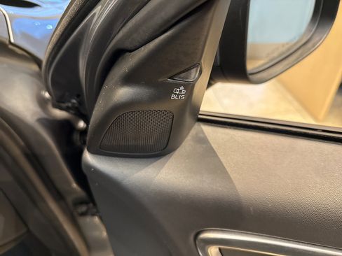 Used 2018 Volvo S60 T5 Dynamic w/ Vision Package image 32