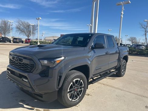 Used 2024 Toyota Tacoma TRD Sport image 1