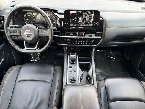 Used 2025 Nissan Pathfinder SL image 19