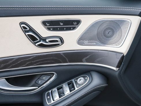 Used 2018 Mercedes-Benz S 560 Sedan image 28