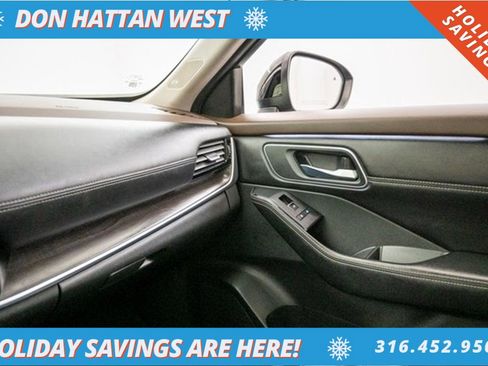 Used 2022 Nissan Rogue Platinum w/ Head-Up Display Package image 15