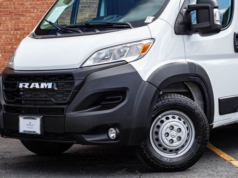 Used 2025 RAM ProMaster 2500 w/ Convenience Group image 4