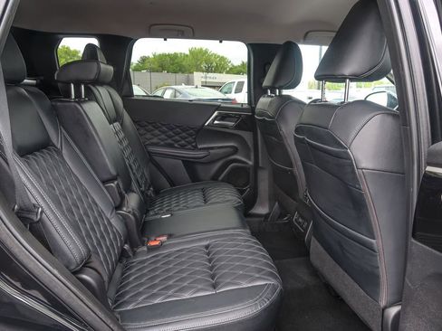 Used 2024 Mitsubishi Outlander SEL FWD image 18