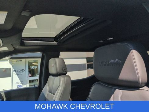 Used 2022 Chevrolet Silverado 1500 High Country w/ LPO, Dark Essentials Package AWD/4WD image 19
