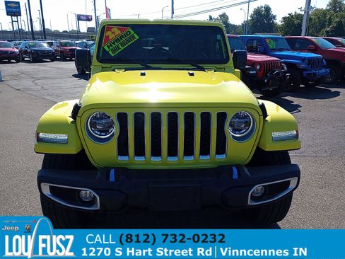 Used 2022 Jeep Wrangler Unlimited Sahara w/ Cold Weather Group image 3