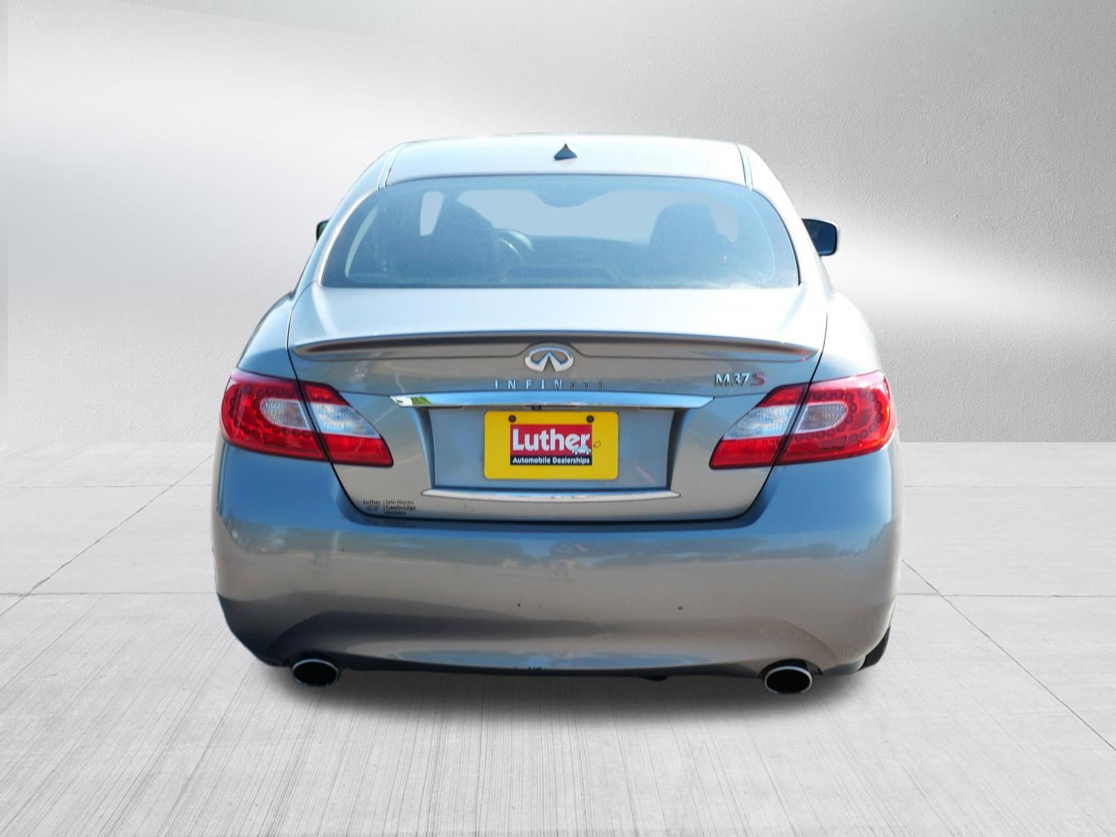 Used 2012 INFINITI M37 w/ Sport Pkg RWD image 6