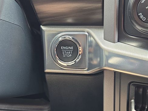 Used 2025 Ford F150 Lariat image 19