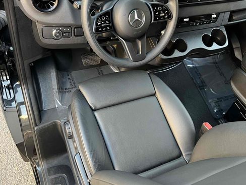 Used 2023 Mercedes-Benz Sprinter 2500 image 26