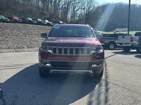 Used 2023 Jeep Wagoneer Series II AWD/4WD image 2