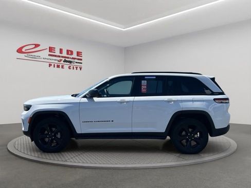 Used 2024 Jeep Grand Cherokee Limited w/ Luxury Tech Group II AWD/4WD image 6