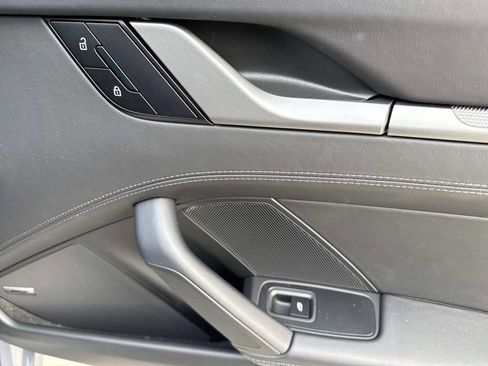 Used 2025 Porsche 911 Carrera image 19