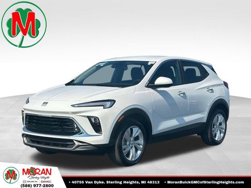 Certified 2024 Buick Encore GX Preferred FWD image 1