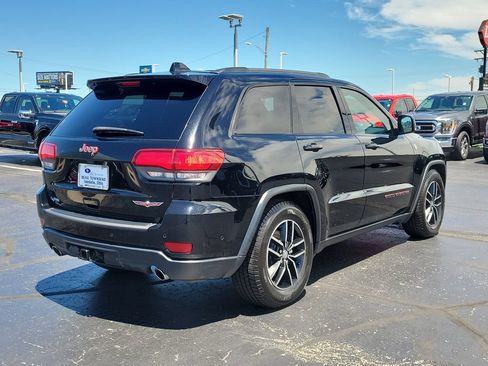 Used 2017 Jeep Grand Cherokee Trailhawk w/ Trailhawk Luxury Group AWD/4WD image 3