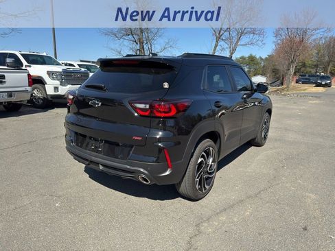 Used 2025 Chevrolet TrailBlazer RS w/ Convenience Package image 3