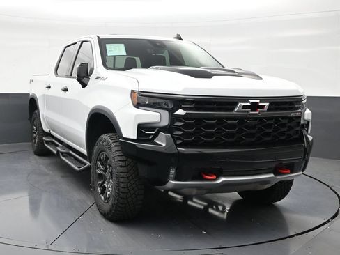 Used 2025 Chevrolet Silverado 1500 ZR2 w/ Technology Package AWD/4WD image 7
