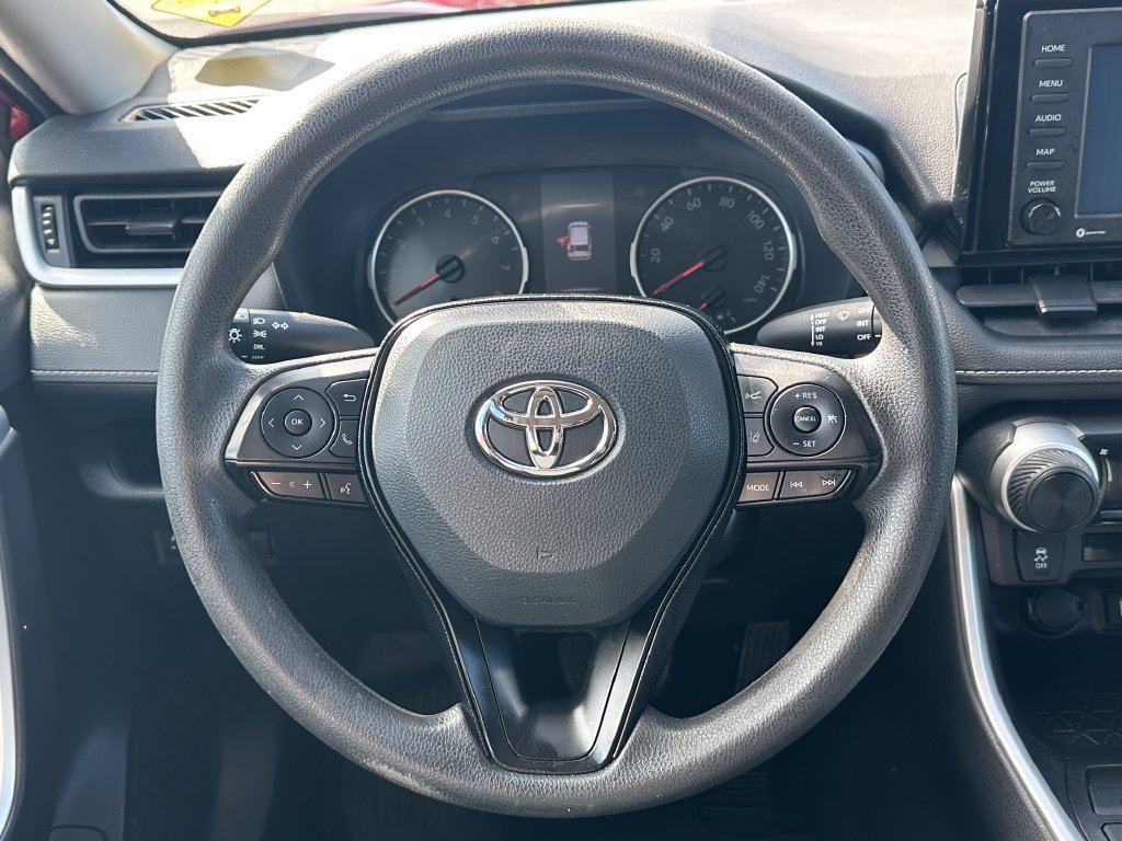 Used 2021 Toyota RAV4 LE AWD/4WD image 19