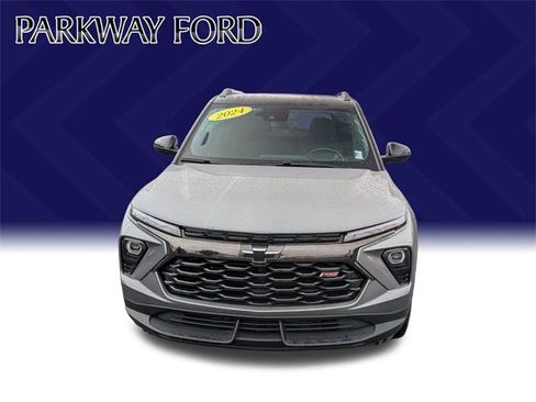 Used 2024 Chevrolet TrailBlazer RS w/ Driver Confidence Package image 2