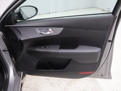 Used 2023 Kia Forte LXS w/ LXS Technology Package FWD image 22