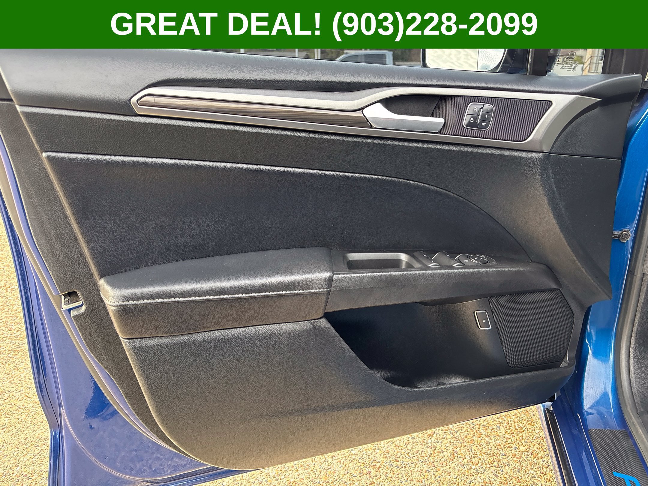 Used 2017 Ford Fusion SE w/ Equipment Group 602A FWD image 27