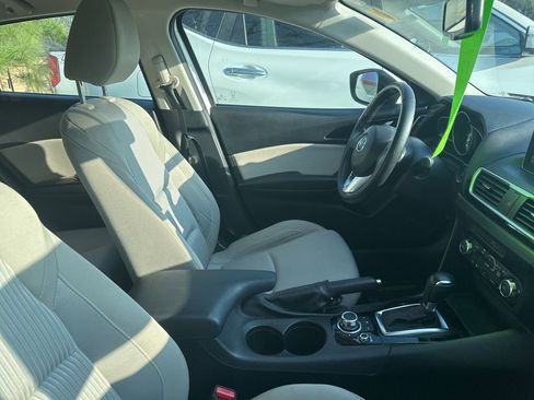 Used 2016 MAZDA MAZDA3 i Touring w/ Popular Equipment Package image 3