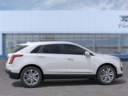 New 2025 Cadillac XT5 Premium Luxury w/ LPO, Floor Liner Package image 5