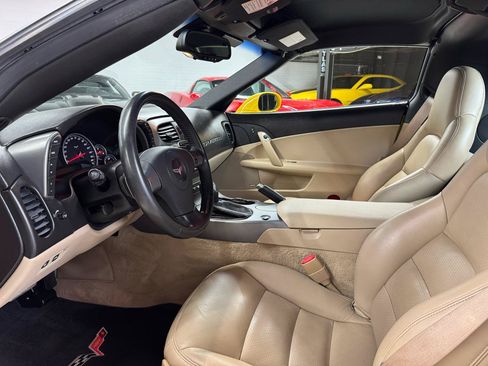 Used 2007 Chevrolet Corvette Coupe w/ Preferred Equipment Group RWD image 29