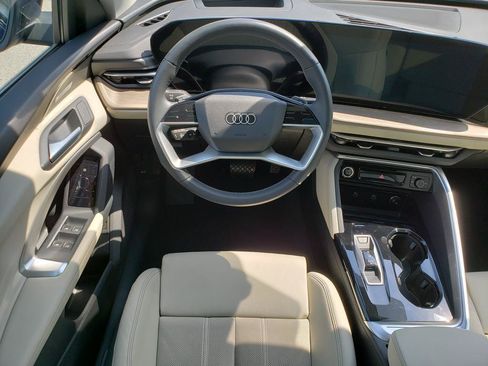 Used 2025 Audi Q5 Premium Plus w/ Premium Plus AWD/4WD image 14