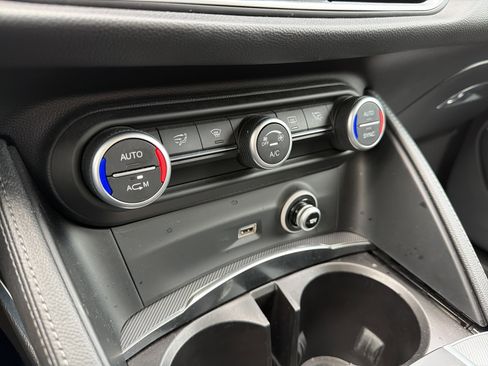 Used 2018 Alfa Romeo Stelvio Sport w/ Quick Order Package 22J Sport image 20