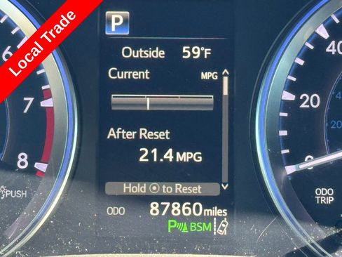 Used 2017 Toyota Highlander Limited image 3