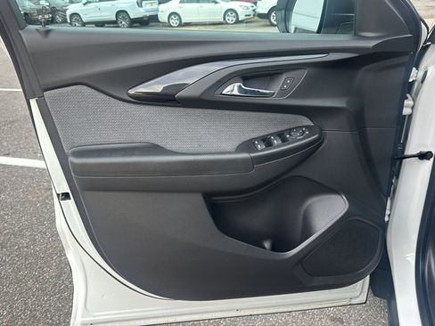 Used 2023 Chevrolet TrailBlazer LS image 13