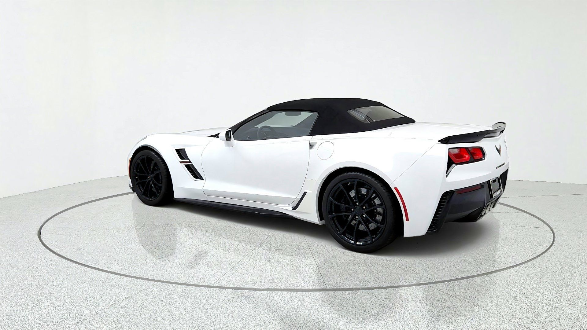 Used 2017 Chevrolet Corvette Grand Sport w/ Carbon Flash Badge Package RWD image 3