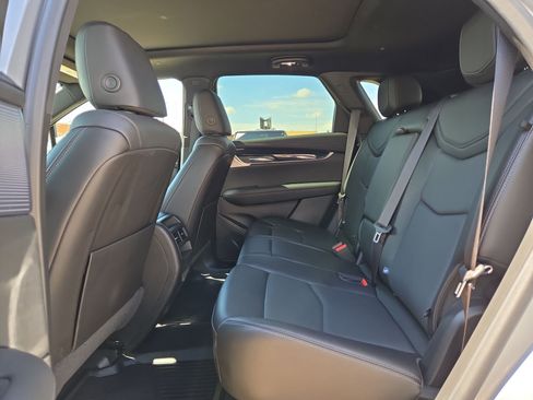 Used 2025 Cadillac XT5 Premium Luxury w/ Technology Package AWD/4WD image 13