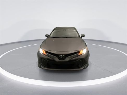 Used 2020 Toyota Camry LE image 7