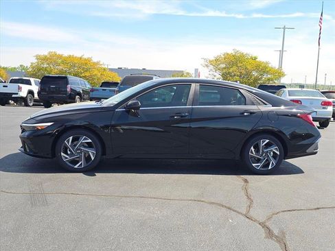 New 2026 Hyundai Elantra Limited FWD image 6