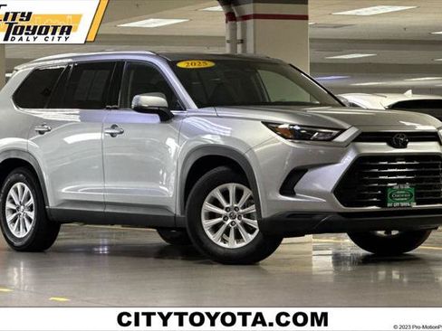 Certified 2025 Toyota Grand Highlander FWD image 1