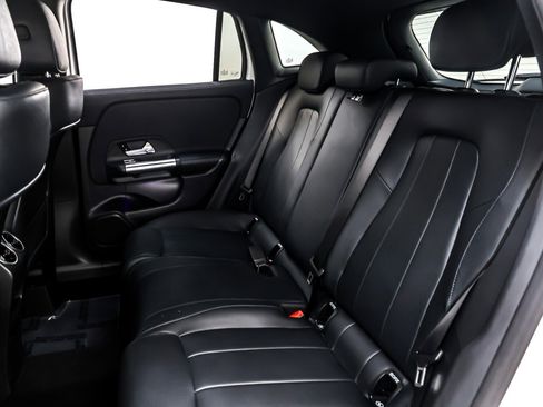 Used 2023 Mercedes-Benz GLA 250 image 9