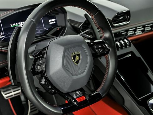 Used 2021 Lamborghini Huracan EVO RWD image 18