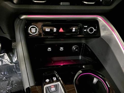 Certified 2025 Audi Q5 Prestige AWD/4WD image 33