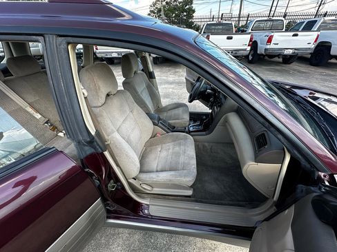 Used 2001 Subaru Outback Wagon image 23