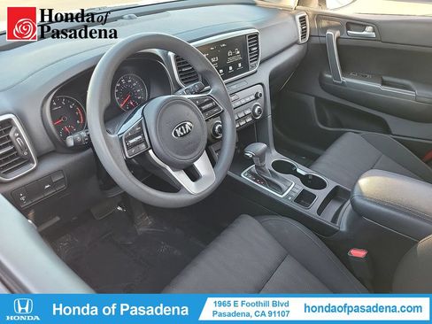 Used 2022 Kia Sportage LX AWD/4WD image 9