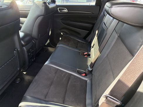 Used 2019 Jeep Grand Cherokee Altitude image 27