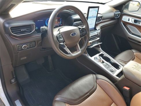 Used 2024 Ford Explorer King Ranch w/ Technology Package image 21