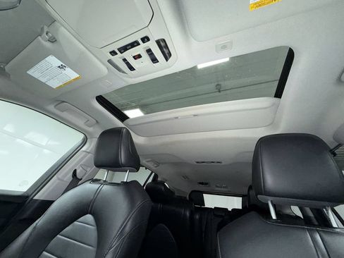 Certified 2024 Toyota Highlander XLE AWD/4WD image 13