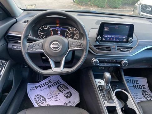 Used 2023 Nissan Altima 2.5 SV FWD image 8