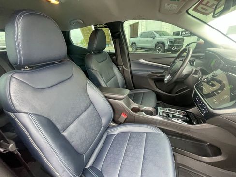 Used 2023 Chevrolet Bolt EUV LT w/ Convenience Package FWD image 27